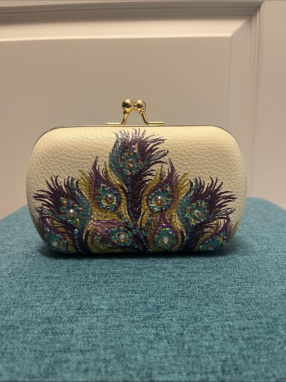 Ivory Peacock Feather Embellished Kiss-Lock Evening Clutch
